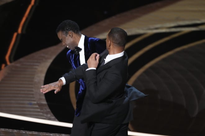 Will+Smith+slapping+Chris+Rock+at+the+Oscars