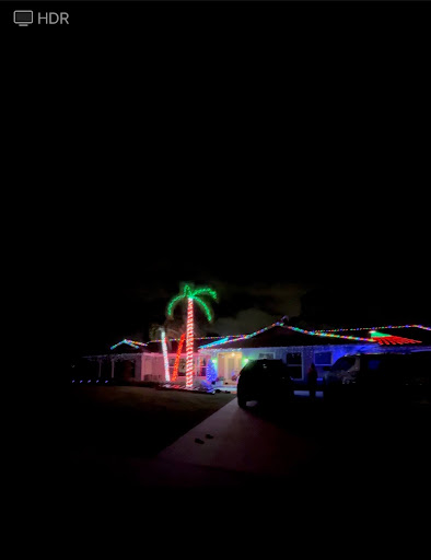 Picture of a house decorated with lights 