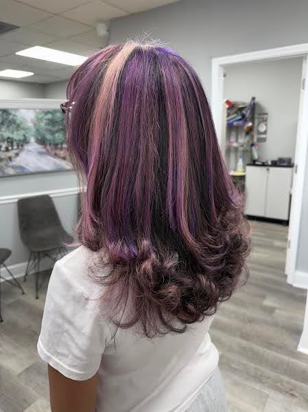 Picture of a person with dyed hair taken by Carolina V.
