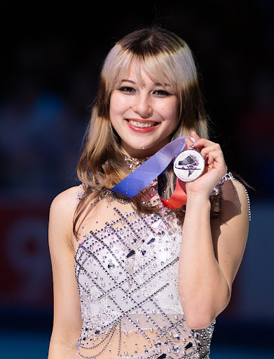 Picture of figure skater Alysa Liu.